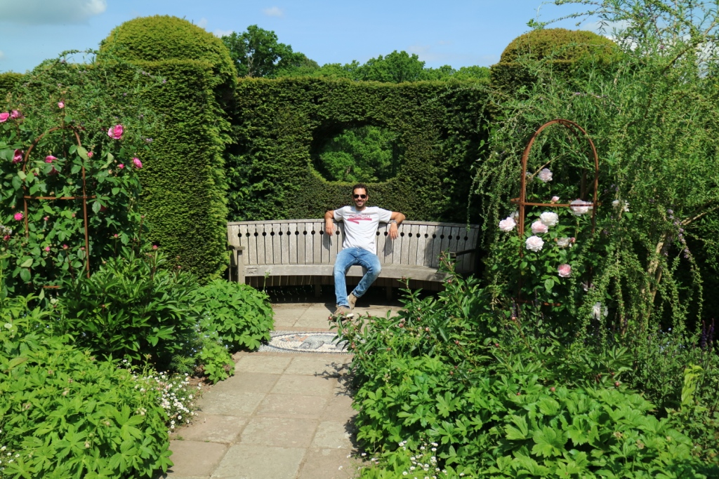 Hole Park Gardens